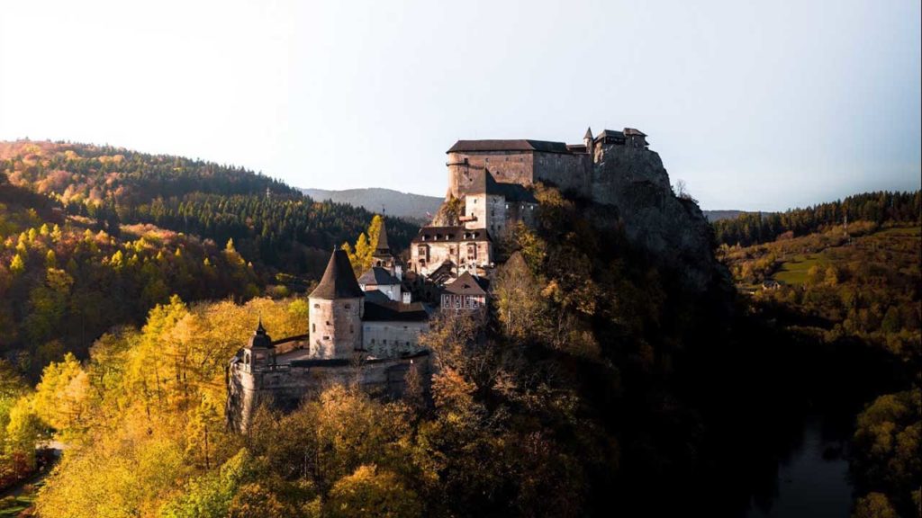 Jesenný oravský hrad